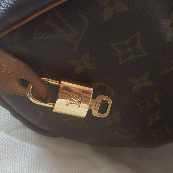 Lv bundle - Picture 3 of 16